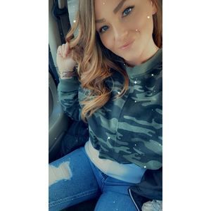 Meet your Posher, Eva